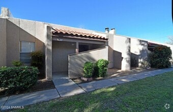 Building Photo - 1345 Branson Ave