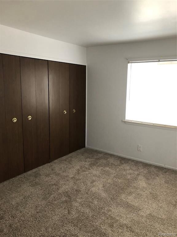 Building Photo - 25324 Shiawassee Cir