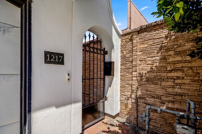 Foto del edificio - 1217 E 28th St