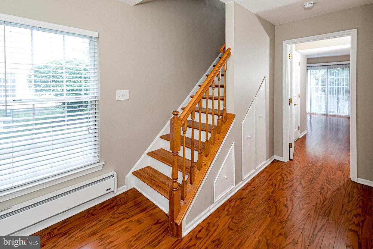 Foto principal - 212 William Livingston Ct