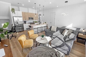 Building Photo - 6738 Peerless St