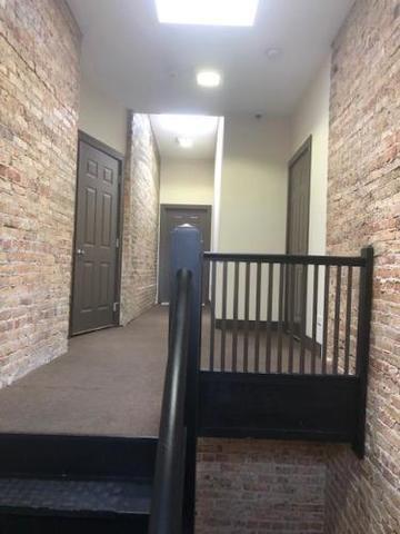 Primary Photo - 4042 N Elston Ave