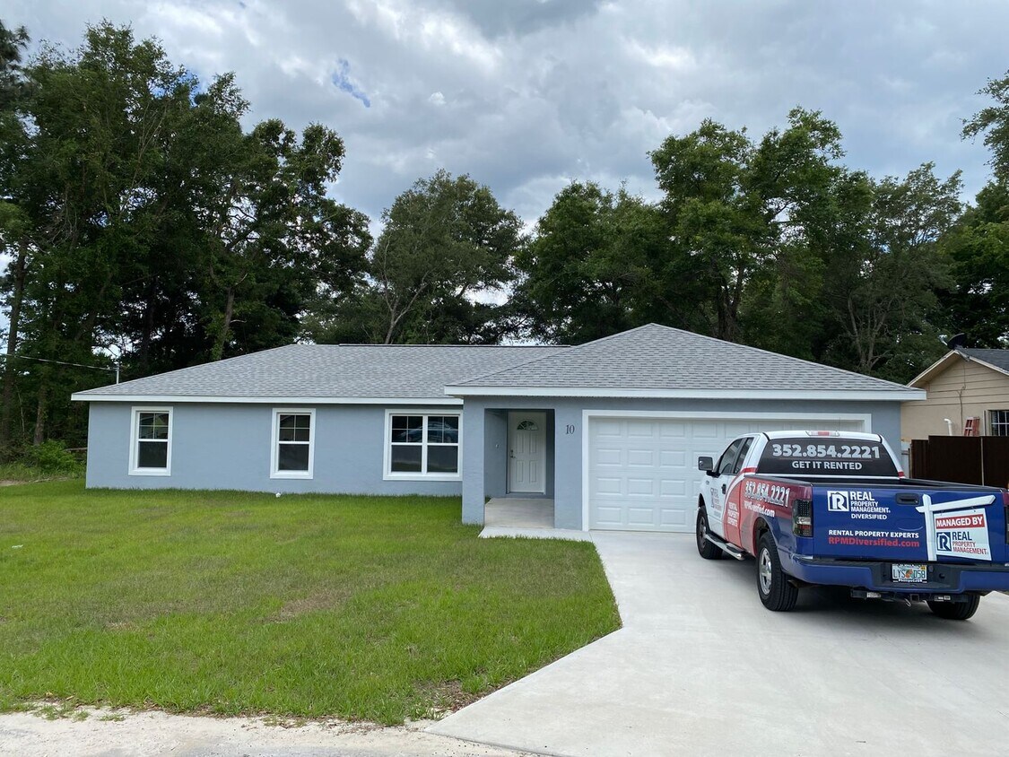 Foto principal - Desirable SE Ocala Neighborhood 4/2/2 *WON...