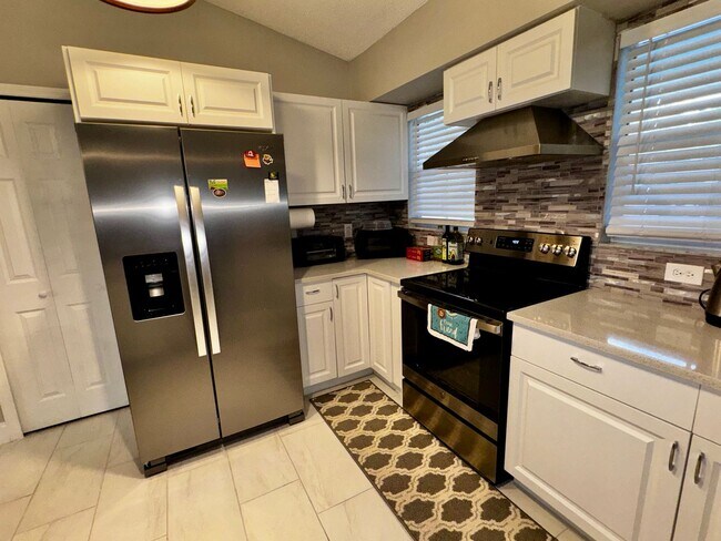 Foto del edificio - 1016 N John St Orlando FL 32808