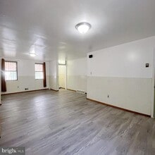 Building Photo - 1811 E Sergeant St