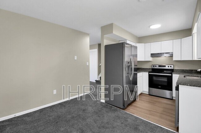Building Photo - 5087 Holbrook Dr