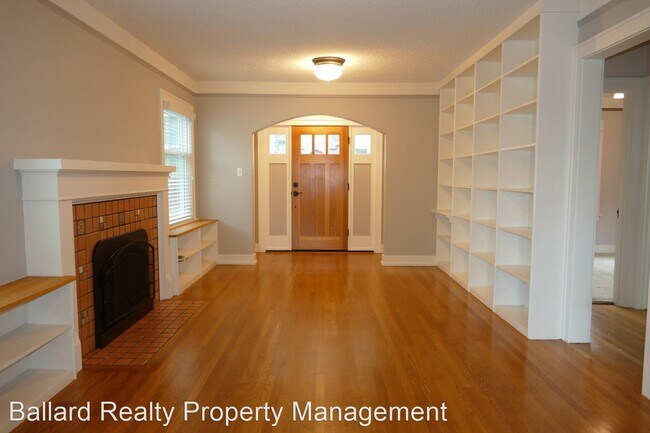 Foto del edificio - 2 br, 1 bath House - 5746 35th Ave NE