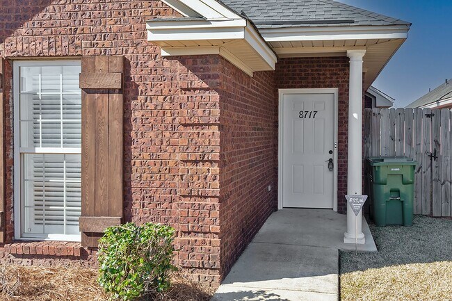 Foto del edificio - Home for rent in Ryan Ridge