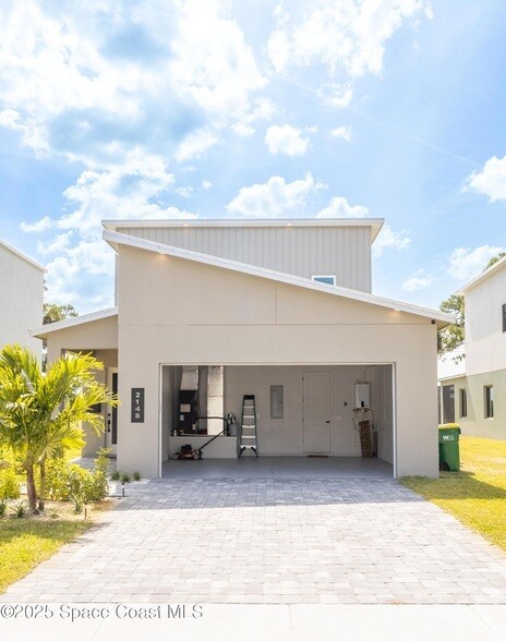 Foto del edificio - 2148 Country Club Rd