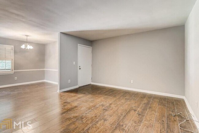 Building Photo - 140 Lablanc Way NW