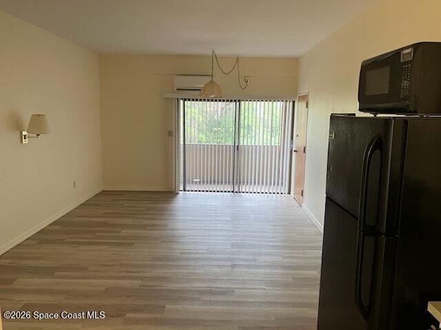 Building Photo - 2180 Country Club Dr