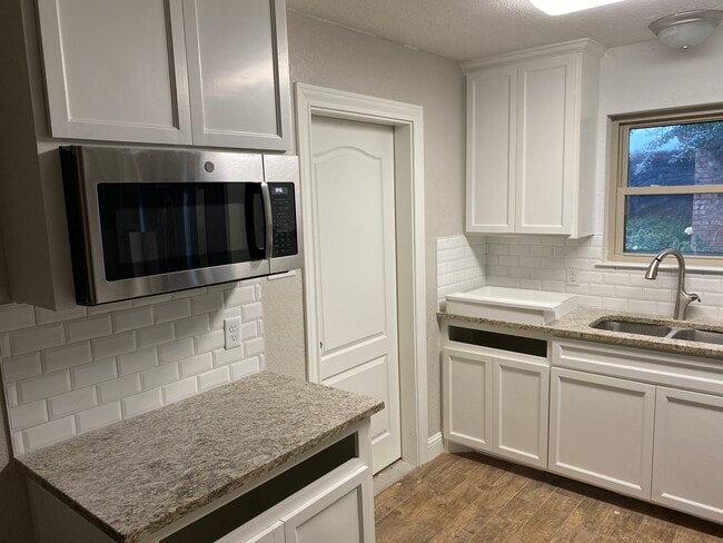 Building Photo - 3609 Auburn Dr