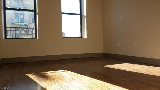 Foto del edificio - 705 St Marks Ave