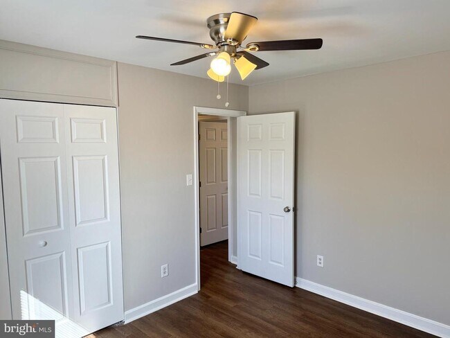 Foto del edificio - 134 Hickok Cir