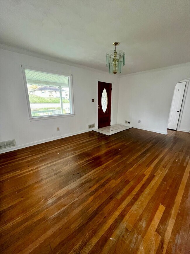 Foto del edificio - Three Bedroom Single Family House