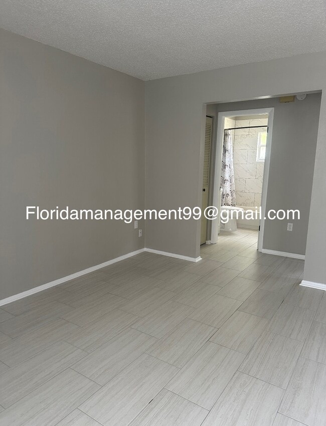 Building Photo - 5413 satsuma dr