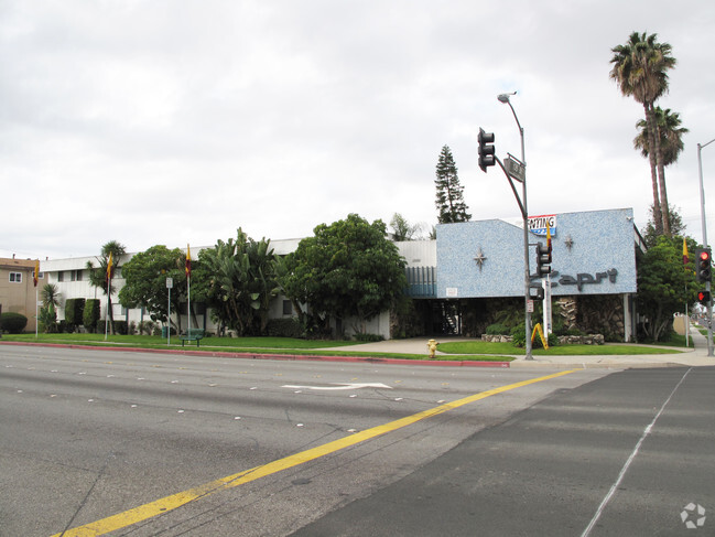 Building Photo - Gardena Capri Apartments