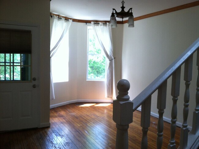 Foto del edificio - 3 bedroom row house located in desirable H...