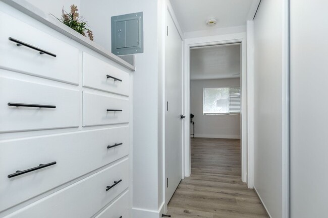 Interior Photo - Ellis Midtown