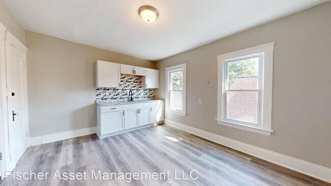 Foto del edificio - 2 br, 1 bath Apartment - 7910 Brinsmade Av...