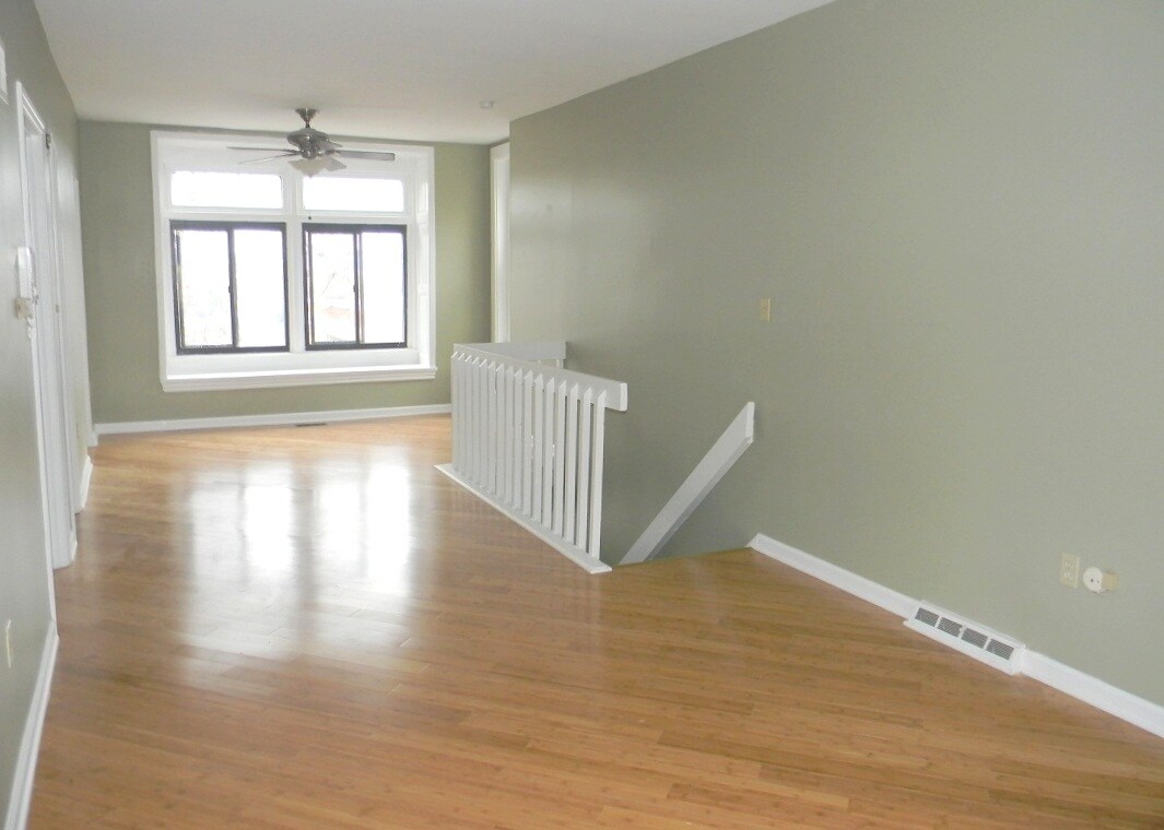 Primary Photo - 3877 Bigelow Blvd