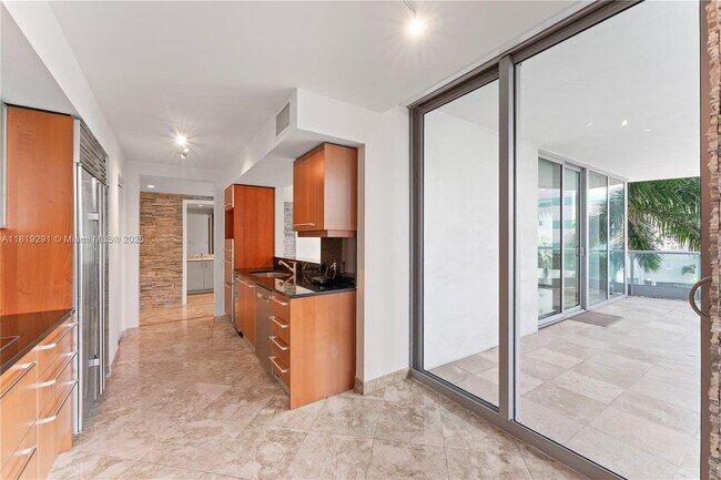 Foto del edificio - 1331 Brickell Bay Dr