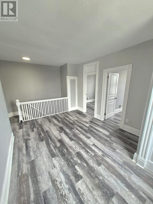 Building Photo - 259 Clarence St