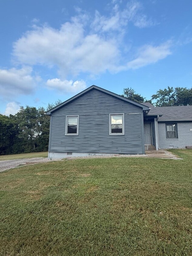 Primary Photo - 124 Crestview Dr