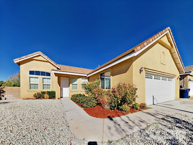 Foto del edificio - 733 Pino Ave