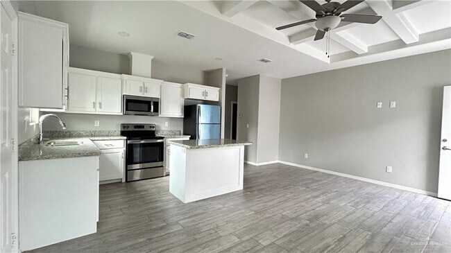 Building Photo - 5007 N Dahlia St