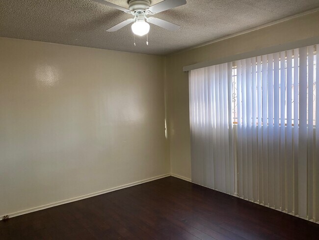 Building Photo - 853 Glenway Dr