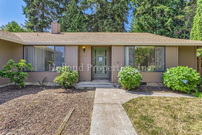 Building Photo - 1005 SW 192nd Ct