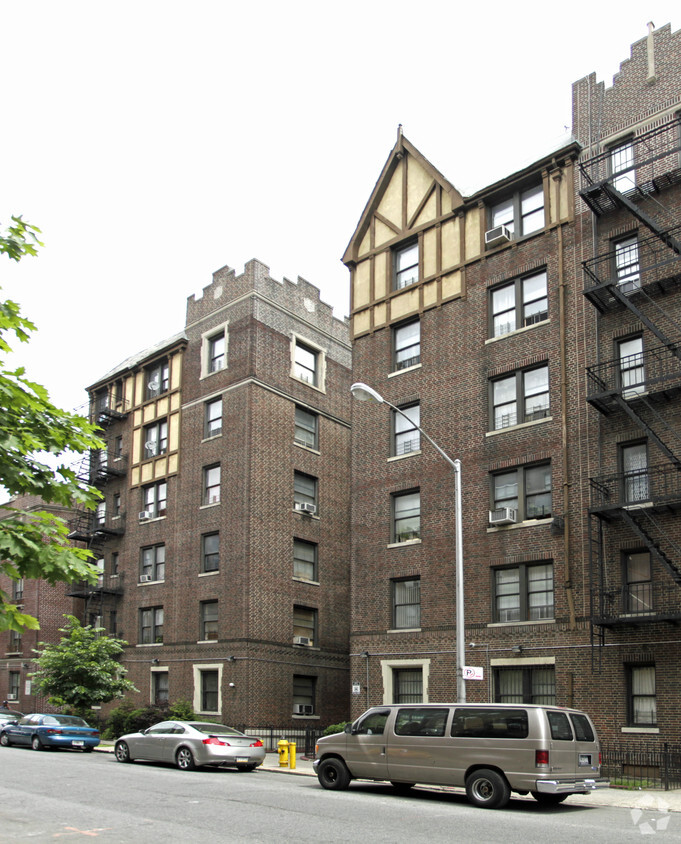 Primary Photo - 525 E 21st St