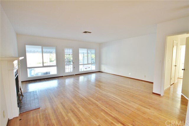 Building Photo - 1080 S Lincoln Ave
