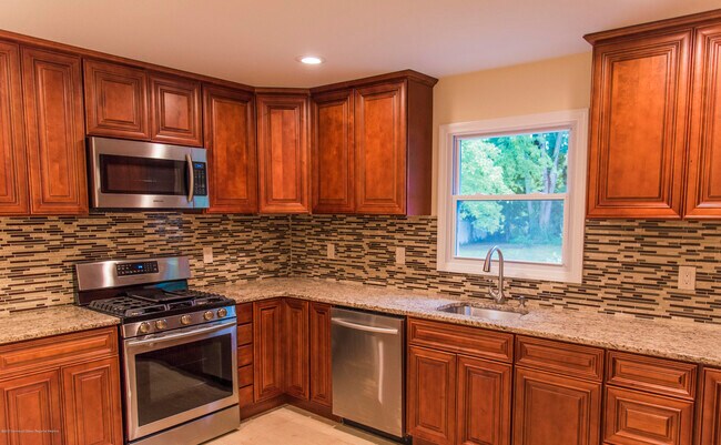 Building Photo - 88 Rutledge Dr