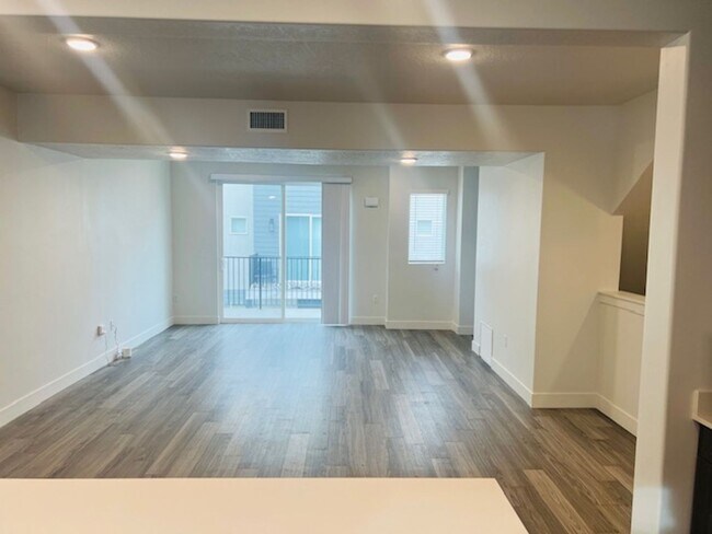 Foto del edificio - Beautiful new town home built in 2023