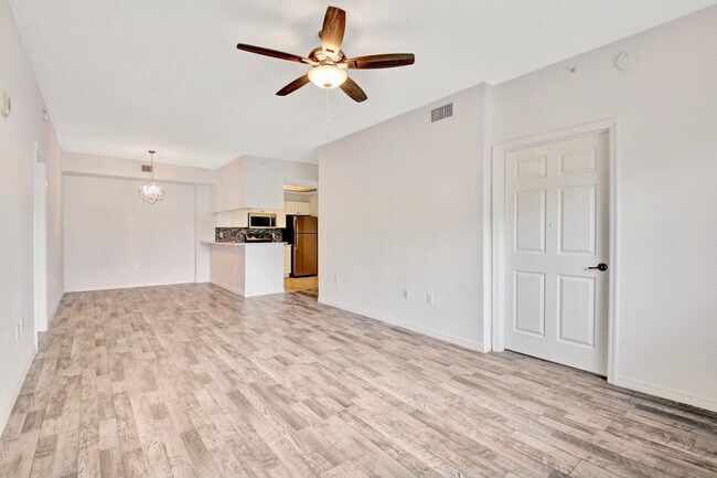 Building Photo - 2801 Sarento Pl