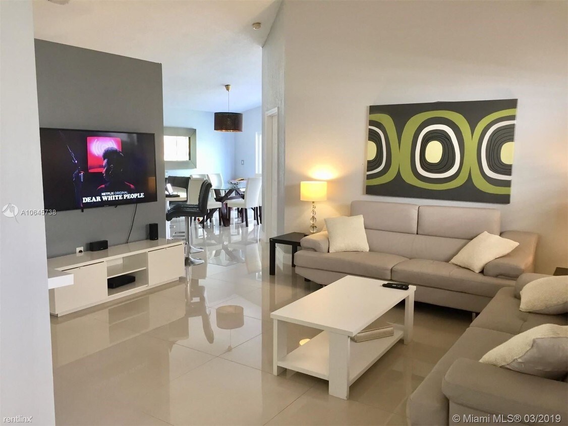 Foto del edificio - 4 br, 2 bath House - 455 Lakeside Cir