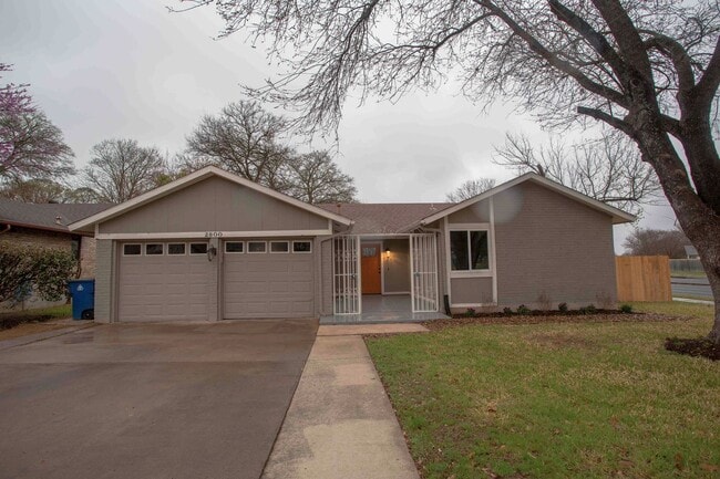 Building Photo - 2800 Bushnell Dr