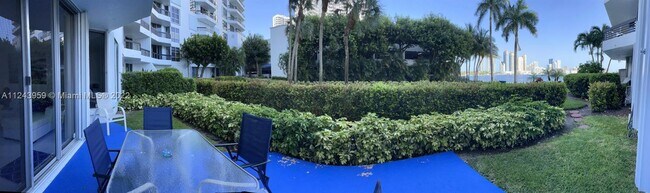 Building Photo - 3600 Mystic Pointe Dr
