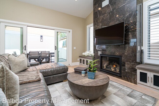 Foto del edificio - 2 br, 2.5 bath House - 716.5 Larkspur Ave