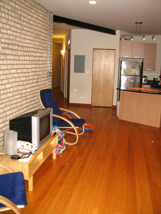 Foto del edificio - 7022 N Paulina St