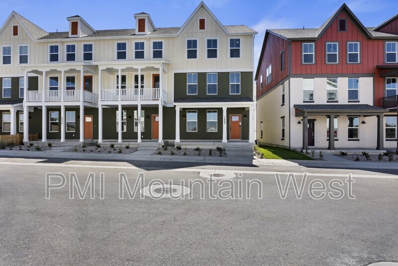 Primary Photo - 1848 Red Twilight Ln