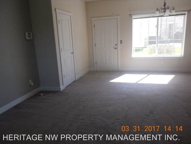 Foto del edificio - 2 br, 2 bath Apartment - 124 WELDWOOD DR.