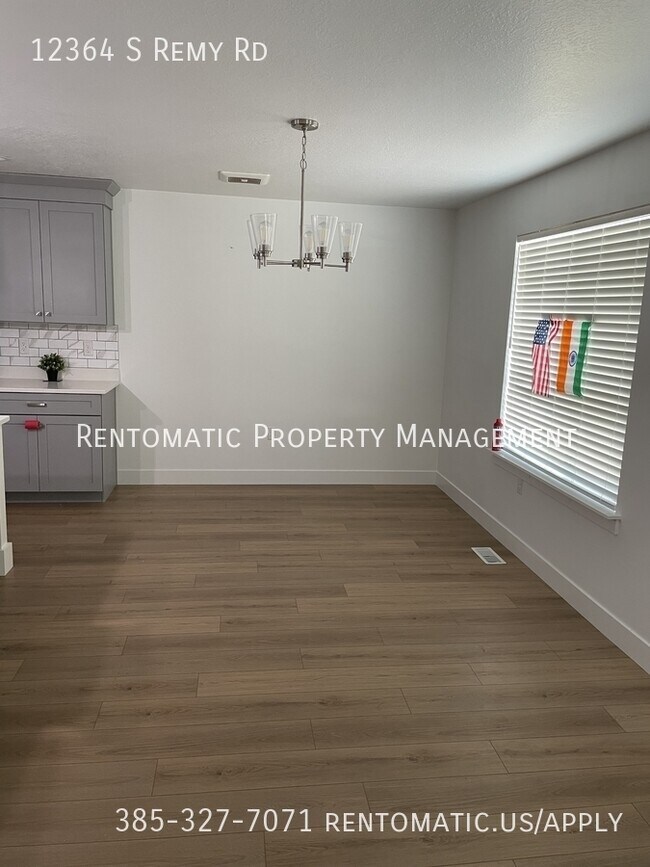 Foto del edificio - 12364 Remy Rd