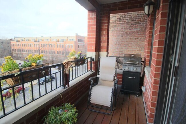 Foto del edificio - 3821 N Southport Ave