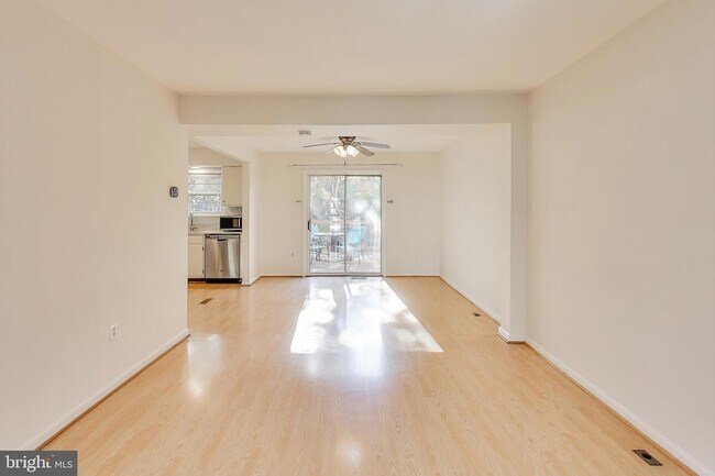 Foto del edificio - 17505 Longview Ln