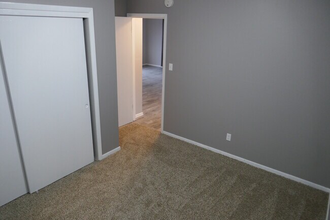 Dormitorio principal - 201 SW State St