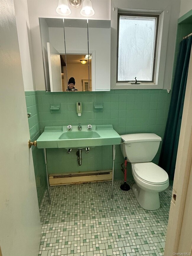 Foto del edificio - 180 Rock Hill Dr