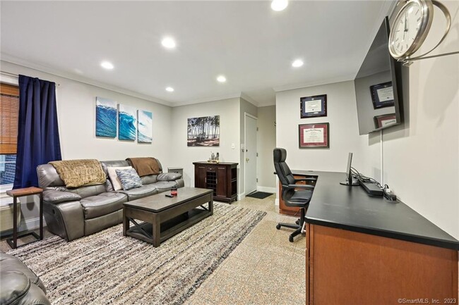 Foto del edificio - 833 Summer St